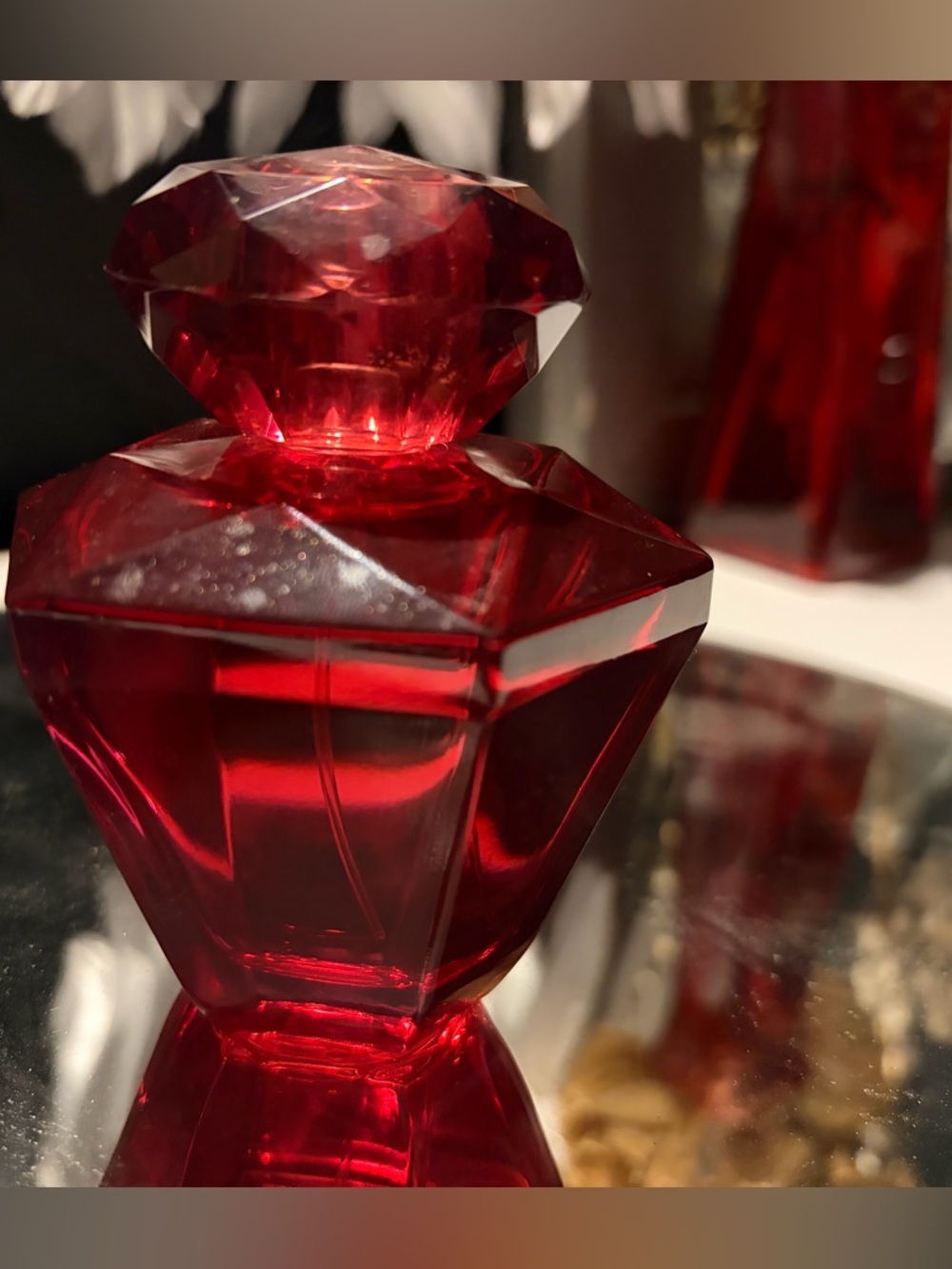 Bath & Body Works Luminous Eau De Parfum Perfume 3.4 oz Full Sz Red Glass Bottle